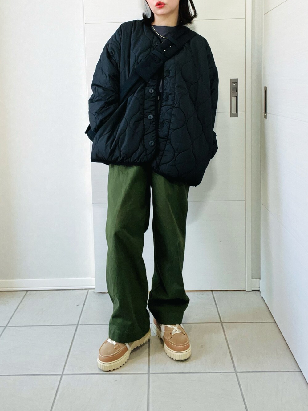 「クリスマスに着たい服、最近のいい感じコーデ、休日スタイル、キルティングジャケット、ブーツスタイル、ベイカーパンツ、スノーブーツ、Fizz、fizz_zozotown、フィズ、低身長、低身長コーデ、低身長女子」｜「Fizzの【Fizz/フィズ】　ウェーブキルトノーカラージャケット（ノーカラージャケット、ブラック系）」を使った、❁⃘asa❁⃘さん（レディース・150cm）の冬コーディネートの1枚目の写真