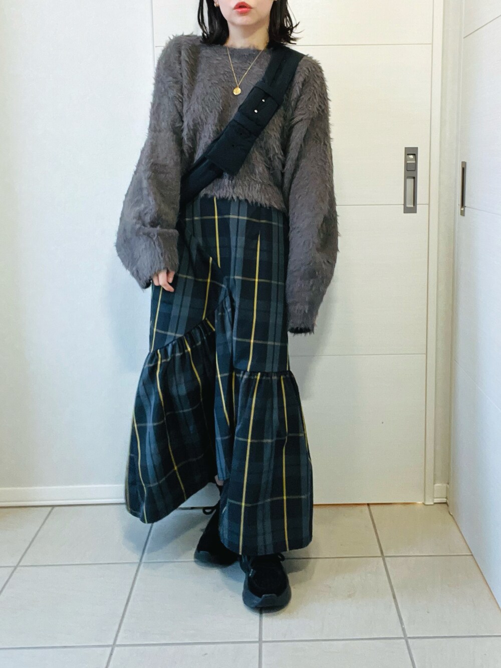 「クリスマスに着たい服、フリース、最近のいい感じコーデ、休日スタイル、オトナ女子、ニット、チェック柄、冬、tiptop_pocket、tiptop、tipコーデ、低身長、低身長コーデ、低身長女子」｜「tiptopの【丈が選べる2サイズ】起毛フェザーニットプルオーバー（ニット/セーター、グレー系）」を使った、❁⃘asa❁⃘さん（レディース・150cm）の冬コーディネートの1枚目の写真