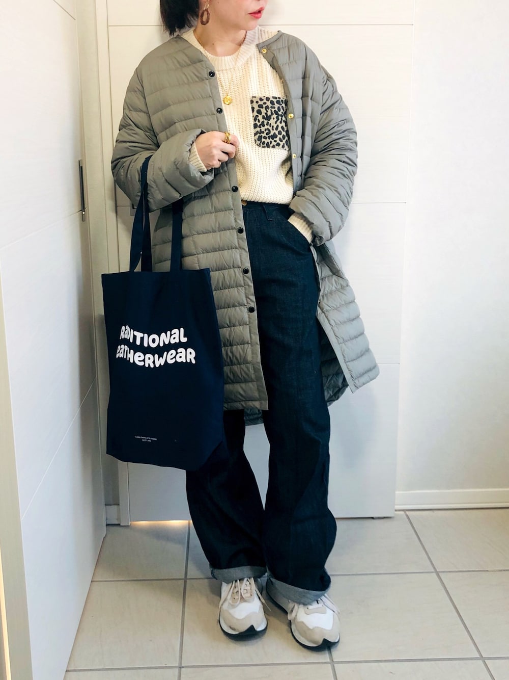 「レオパード、LEE、Traditional Weatherwear、低身長、低身長コーデ、オトナカジュアル、Sonny　Label、冬アウター、トラディショナルウェザーウエア、urban research sonny label、TWW、低身長女子、leejapan、CENE」｜「Traditional WeatherwearのARKLEY LONG DOWN PACKABLE（ダウンジャケット/コート、グレー系）」を使った、❁⃘asa❁⃘さん（レディース・150cm）の秋コーディネートの1枚目の写真