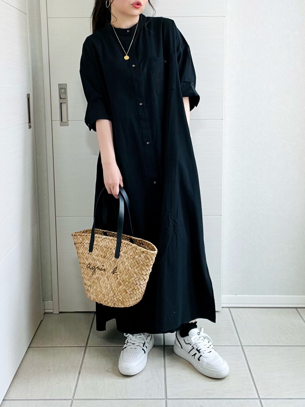 「アツいコーデ全部見せ、カジュアルコーデ、シンプル、夏コーデ、オトナカワイイ、ワンピーススタイル、低身長女子、低身長コーデ、低身長、オトナカジュアル、初秋コーデ、クリスプ、Crisp、Crispコーデ、crisp_style」｜「Crispのバンドカラーシャツワンピース[c2R3250]（シャツワンピース、ブラック系）」を使った、❁⃘asa❁⃘さん（レディース・150cm）の夏コーディネートの1枚目の写真