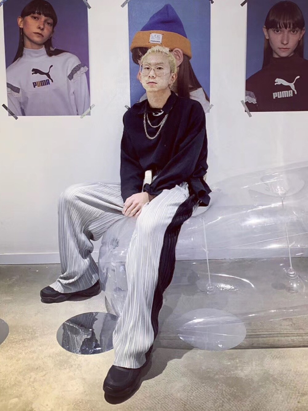 「ootd」｜「Yohji Yamamotoのアイテム（トップス、ブラック系）」を使った、秦然さん（メンズ・175cm）の春コーディネートの1枚目の写真