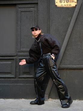 「Yves Saint Laurent（イヴサンローラン）のアイテム（パンツ）」を使った、秦然さん（メンズ・175cm）の春コーディネート