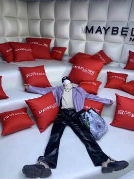 「Yves Saint Laurent（イヴサンローラン）のアイテム（ジャケット/アウター）」を使った、秦然さん（メンズ・175cm）の春コーディネート