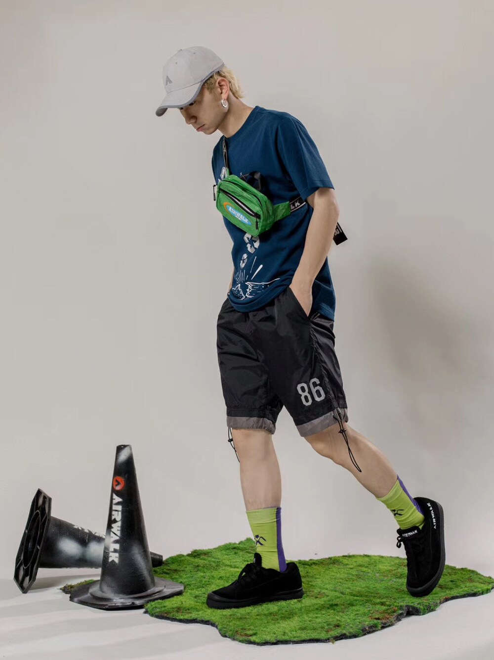 「ootd」｜「AIRWALKのアイテム（トップス、ブルー系）」を使った、秦然さん（メンズ・175cm）の夏コーディネートの1枚目の写真