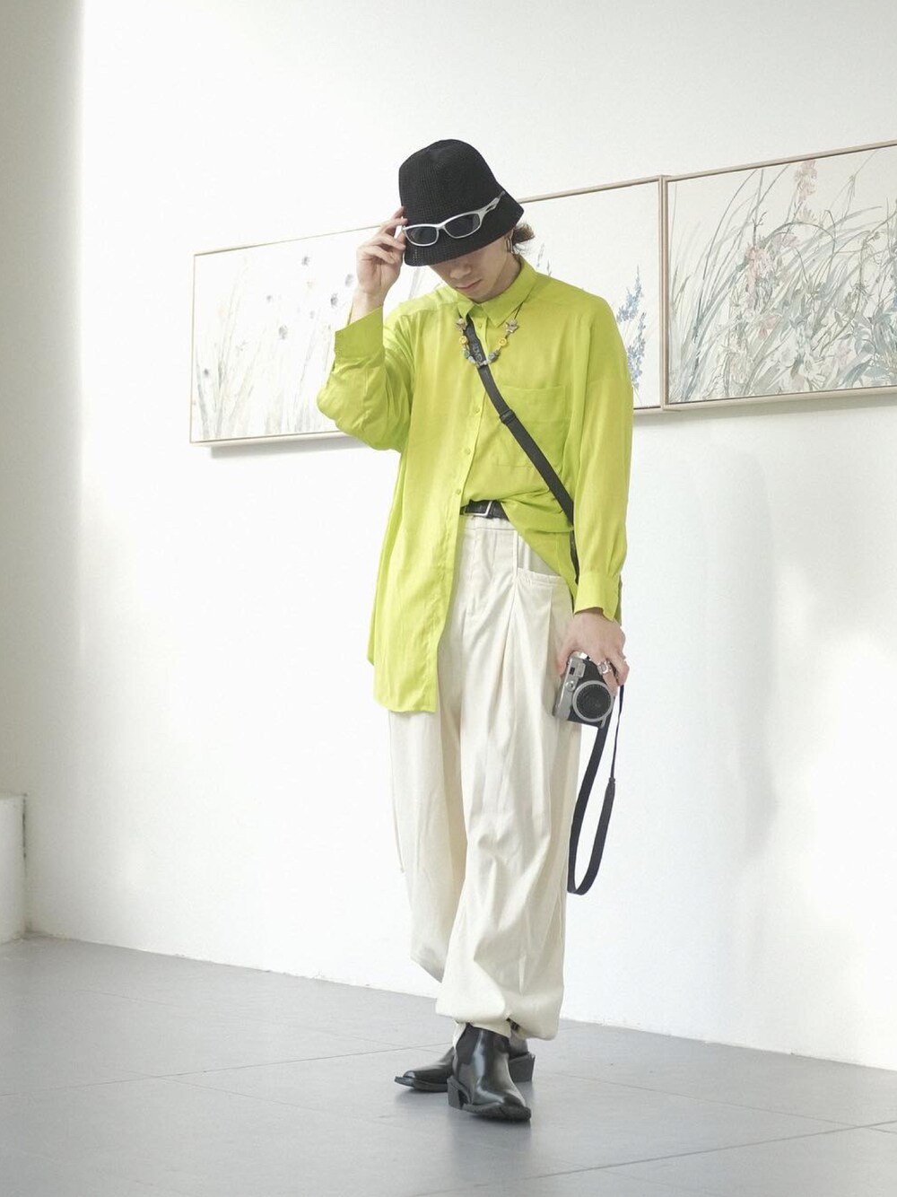 「ootd」｜「TYAKASHAのアイテム（トップス、イエロー系）」を使った、秦然さん（メンズ・175cm）の秋コーディネートの1枚目の写真