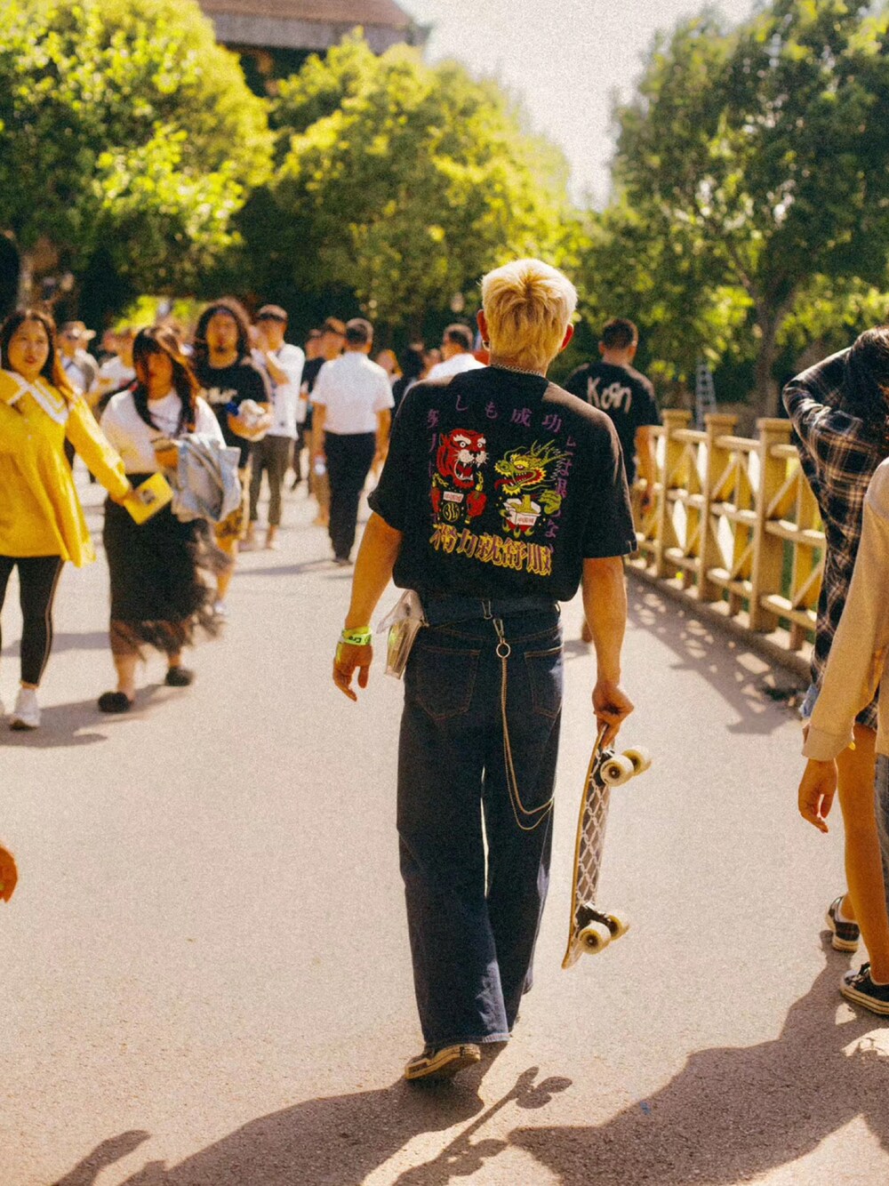 「ootd」｜「ADER errorのアイテム（デニムパンツ、ブルー系）」を使った、秦然さん（メンズ・175cm）の秋コーディネートの1枚目の写真