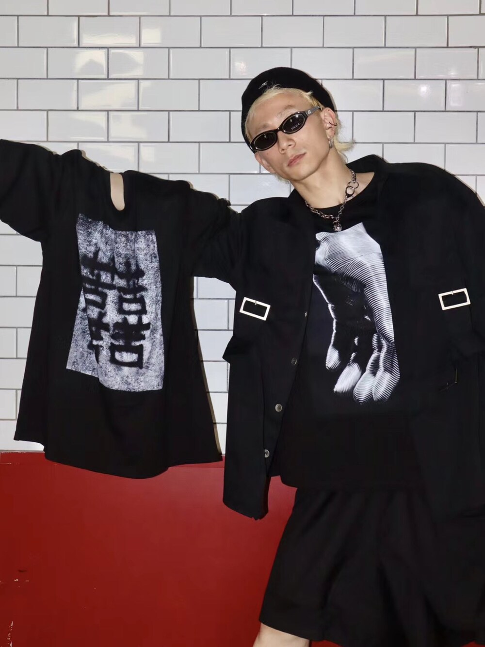 「ootd」｜「Cycle By Myobのアイテム（トップス、ブラック系）」を使った、秦然さん（メンズ・175cm）の夏コーディネートの1枚目の写真
