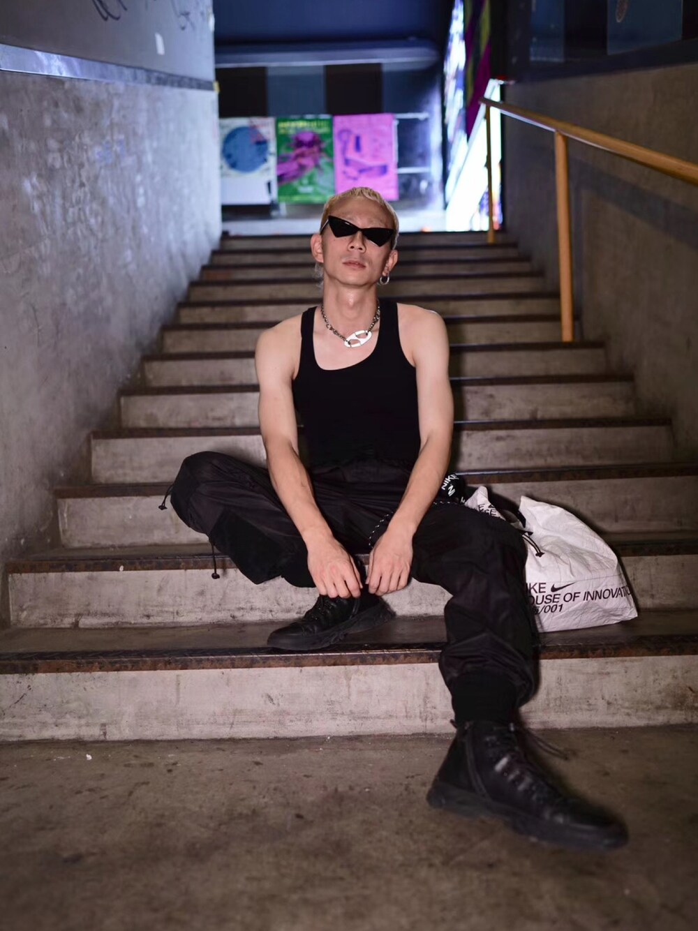 「ootd」｜「NIKEのアイテム（バッグ、ホワイト系）」を使った、秦然さん（メンズ・175cm）の夏コーディネートの1枚目の写真