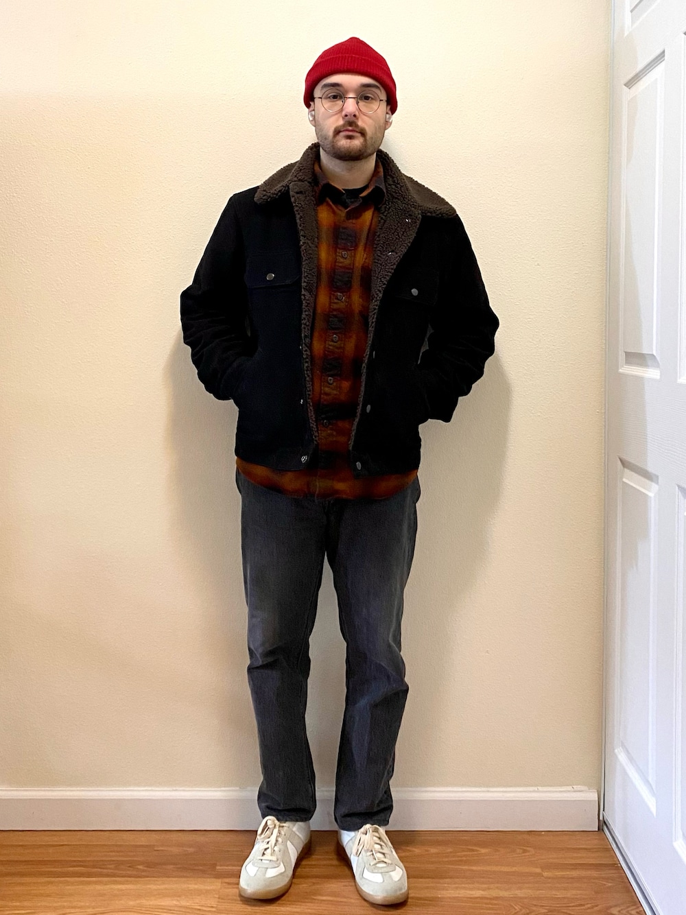 「Seattle、冬コーデ、冬、UNIQLO、UNIQLO U、orslow、Maison Margiela、新年一発目、カジュアルコーデ、古着コーデ、アメカジ、アメカジコーデ、デニム、スニーカー、フランネルシャツ」｜「orSlowのorslow/オアスロウ　ブラックデニム　ストーン　BLACK DENIM STONE（デニムパンツ、ブラック系）」を使った、Shipさん（メンズ・168cm）の冬コーディネートの1枚目の写真