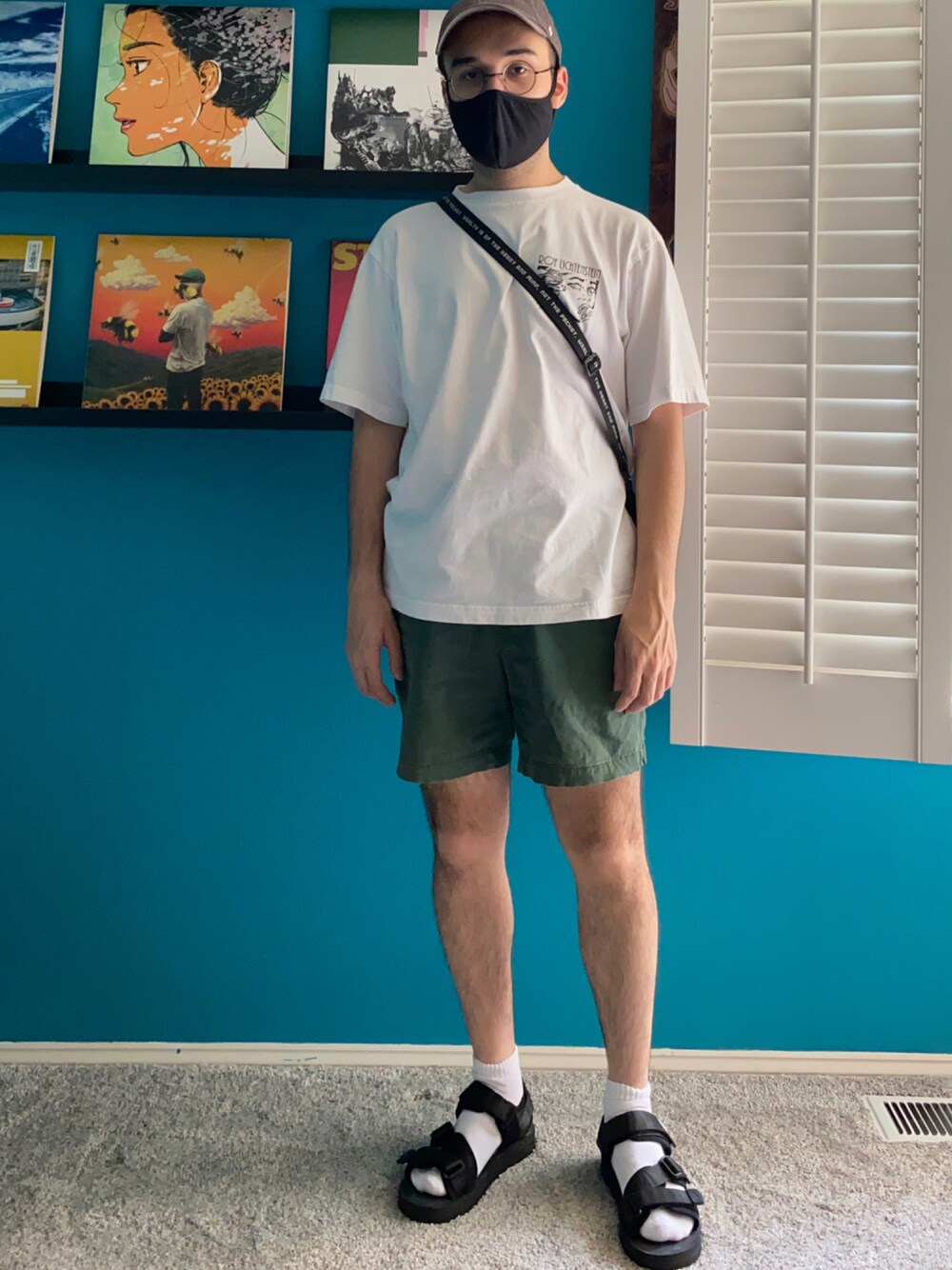 「Seattle、summer、夏コーデ、UNIQLO、pacsun、suicoke、Billionaire Boys Club(Billionaire Boys Club)、ショーツ、Tシャツ、サンダル、kicks」｜「Pacsunのアイテム（パンツ、グリーン系）」を使った、Shipさん（メンズ・168cm）の秋コーディネートの1枚目の写真
