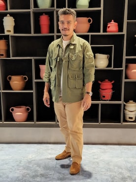 「RRL（ダブル アール エル）のアイテム（チノパンツ）」を使った、Zaidi Rudyさん（メンズ・170cm）の夏コーディネート