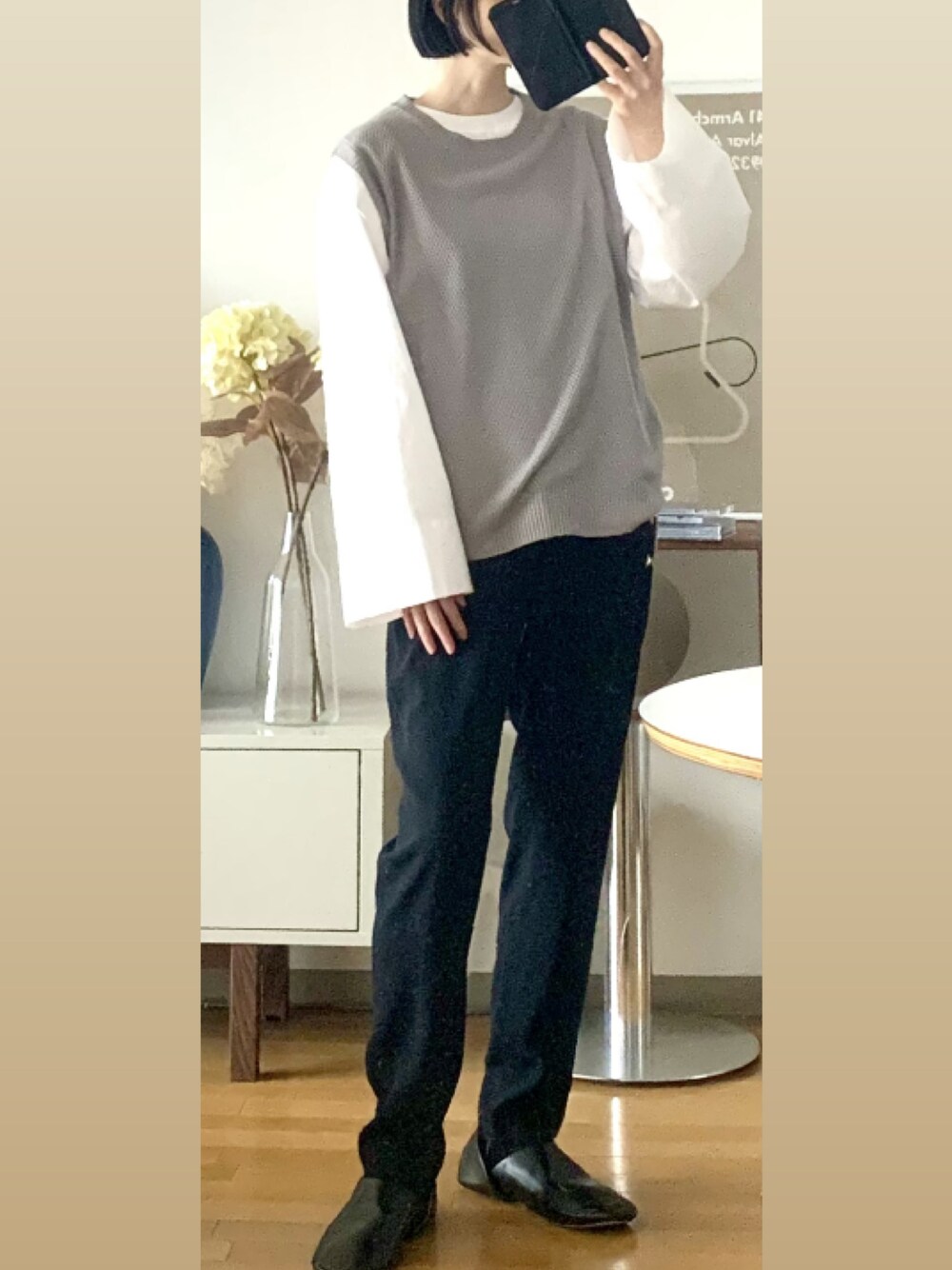 「高身長女子、オトナ女子、大人カジュアル、大人コーデ、秋コーデ、ootd、ベスト、50代カジュアル、50代コーデ、50代ファッション」｜「APCのアイテム（パンツ、ブラック系）」を使った、minako_1027さん（レディース・170cm）の秋コーディネートの1枚目の写真