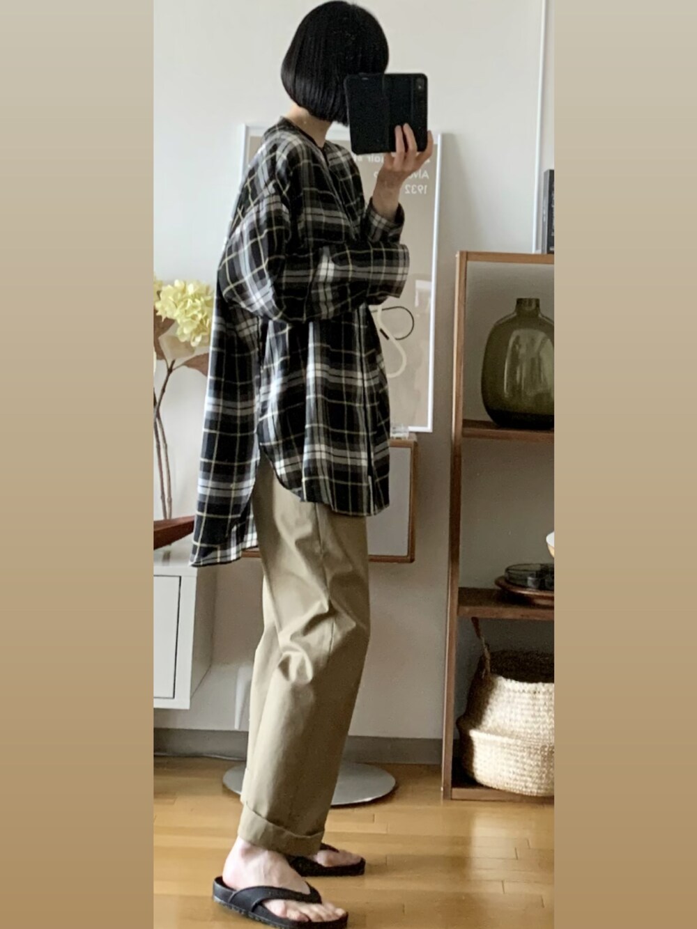 「ラクチンコーデ、オトナカジュアル、大人カジュアル、オトナ女子、高身長女子、休日スタイル、シンプル、アラフィフ、50代カジュアル、50代コーデ、50代ファッション」｜「BIRKENSTOCKのBIRKEN STOCK / ビルケンシュトック：HONOLULU：GE1015487[DEA]（サンダル、ブラック系）」を使った、minako_1027さん（レディース・170cm）の春コーディネートの1枚目の写真