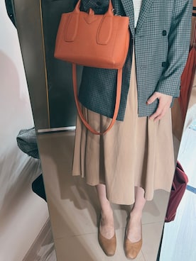 「アイテム（バッグ、オレンジ系）」を使った、ウェイツさん（レディース・163cm）の冬コーディネート