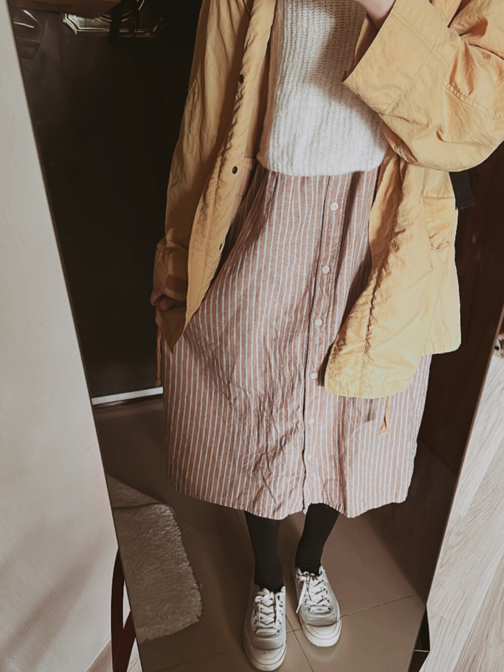 「冬のコーデ、オトナカジュアル、秋冬、大人女子、重ね着、ootd」｜「LOWRYS FARMのアイテム（ワンピース/ドレス、ブラウン系）」を使った、ウェイツさん（レディース・163cm）の冬コーディネートの1枚目の写真