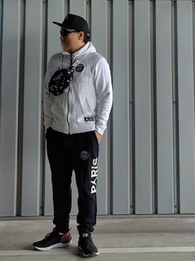 「アイテム（ボディバッグ/ウエストポーチ）」を使った、pianojaccさん（メンズ・172cm）の秋コーディネート