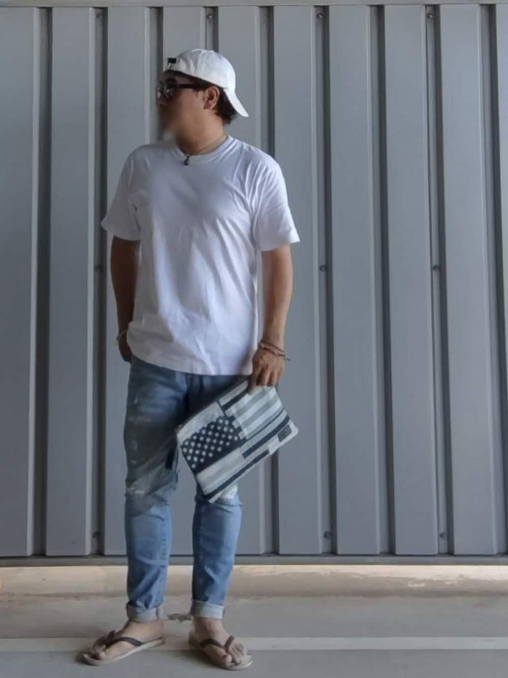 「VANSのアイテム（サンダル、ホワイト系）」を使った、pianojaccさん（メンズ・172cm）の夏コーディネートの1枚目の写真
