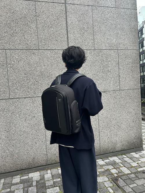TUMI（トゥミ）の「ARRIVE 「ラーソン」ミディアム・バックパック（A4