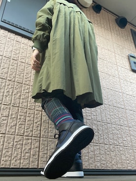 「スニーカー好きと繋がりたい」｜「アイテム（その他アウター）」を使った、mikiさん（レディース・160cm）の秋コーディネート