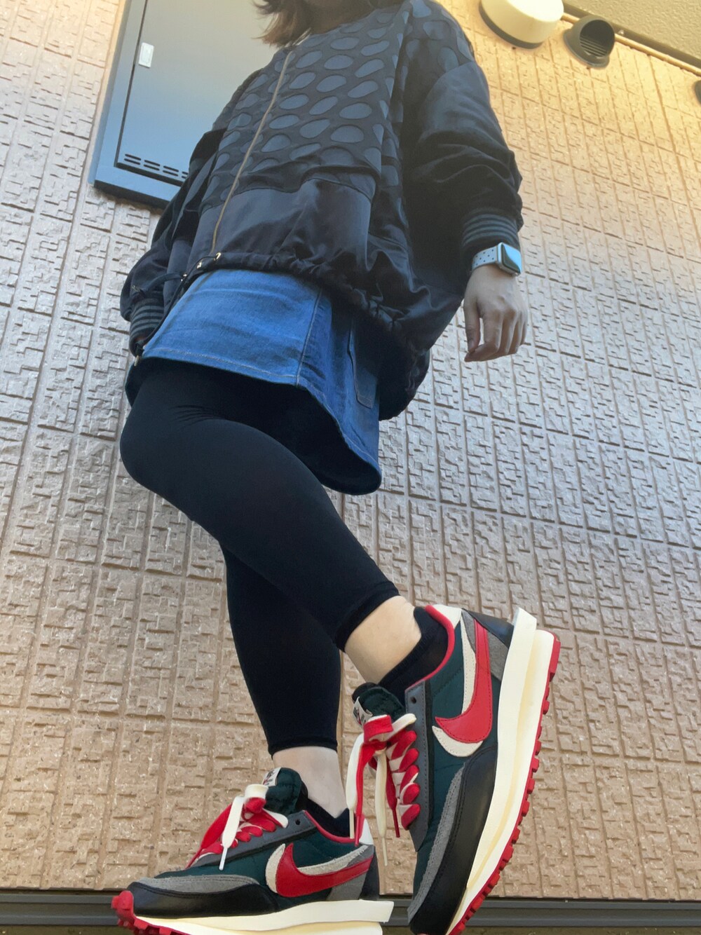 「大人カジュアル、スニーカーコーデ、おしゃれさんと繋がりたい、FRAPBOIS、キュロット、ジャケット、NIKE、sacai、UNDER COVER、トリプルコラボ、SNKRS、ドット」｜「FRAPBOISのアイテム（ジャケット/アウター、ブラック系）」を使った、mikiさん（レディース・160cm）の秋コーディネートの1枚目の写真