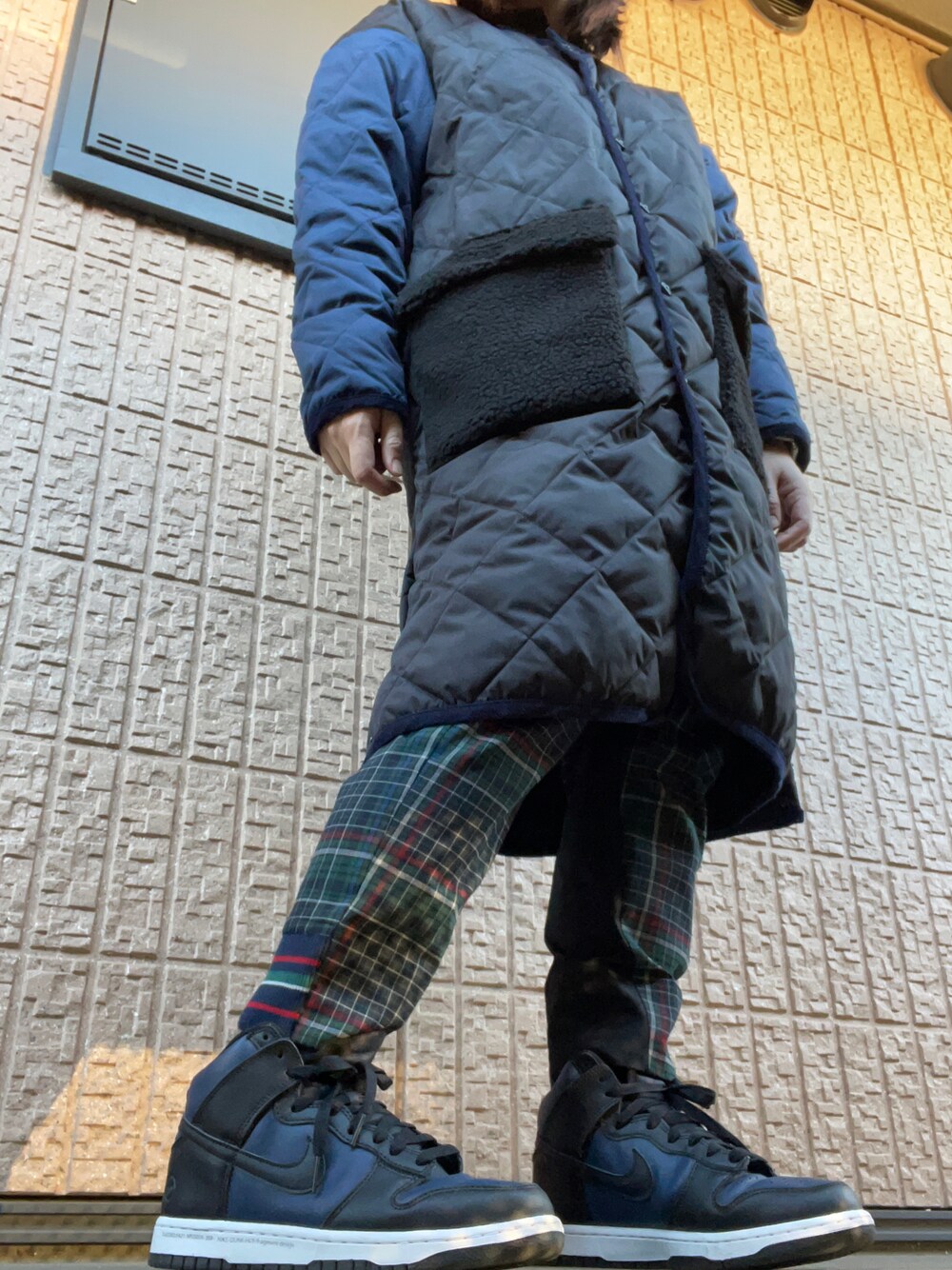 「セットアップ、NIKE、FRAPBOIS、スニーカーコーデ、今日のコーデ、dunk、冬アウター、おしゃれさんと繋がりたい、fragment、SNKRS、スニーカー好きと繋がりたい、DUNK HIGH」｜「FRAPBOISのFRAPBOIS×TAION ダウンコート（ダウンジャケット/コート、ブラック系）」を使った、mikiさん（レディース・160cm）の冬コーディネートの1枚目の写真