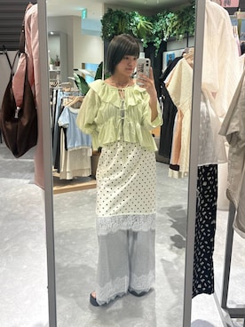 「LOWRYS FARM（ローリーズファーム）のスタイルＵＰレースカップキャミ 638395（キャミソール、グレー系）」を使った、yuicoさん（レディース・157cm）の春コーディネート
