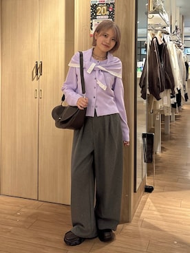 「LOWRYS FARM（ローリーズファーム）の【500mlペットボトル収納可】ハーフムーンフラップショルダーＢＡＧ 1049010（ショルダーバッグ、ブラウン系）」を使った、yuicoさん（レディース・157cm）の秋コーディネート