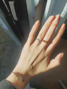 「アイテム（ブレスレット）」を使った、OMIさん（レディース・165cm）の冬コーディネート