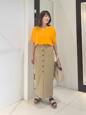 「UNTITLED（アンタイトル）の【11色展開/体型カバー】前後2WAYフレンチスリーブニット（ニット/セーター、オレンジ系）」を使った、wostomoさん（レディース）の夏コーディネート