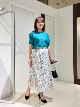 「UNTITLED（アンタイトル）の【古畑星夏さん着用/11色展開/体型カバー】前後2WAYフレンチスリーブニット（ニット/セーター、ブルー系）」を使った、wostomoさん（レディース）の春コーディネート