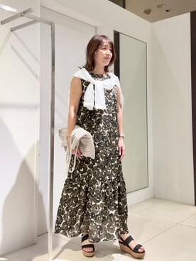 「UNTITLED（アンタイトル）の【洗える/ゆったり/ショート丈】シアートリコットカーディガン（カーディガン/ボレロ、ホワイト系）」を使った、wostomoさん（レディース）の春コーディネート