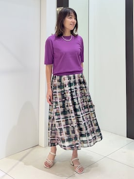 「UNTITLED（アンタイトル）の【アンサンブル可/きれいめ/通勤】コンパクト5分袖ニット（ニット/セーター、パープル系）」を使った、wostomoさん（レディース）の夏コーディネート