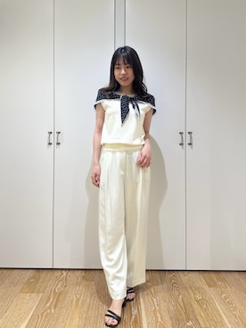 「NATURAL BEAUTY BASIC（ナチュラルビューティーベーシック）のドットスカーフ付ニット（ニット/セーター、ホワイト系）」を使った、kannaさん（レディース・157cm）の夏コーディネート