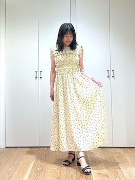 「NATURAL BEAUTY BASIC（ナチュラルビューティーベーシック）のフラワープリントドロストワンピース（ワンピース、ホワイト系）」を使った、kannaさん（レディース・157cm）の夏コーディネート