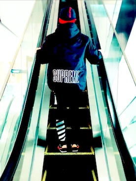 「Supreme （シュプリーム）のアイテム（ジャケット/アウター）」を使った、teamsupgさん（メンズ・171cm）の春コーディネート