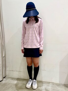 「adabat（アダバット）の2WAYワイドサンバイザー【UVカット】（ハット、ブルー系）」を使った、こまさん（レディース・165cm）の秋コーディネート