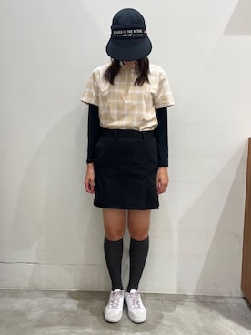 「adabat（アダバット）の２WAYブリムUVバイザー（ハット、ブラック系）」を使った、こまさん（レディース・165cm）の秋コーディネート