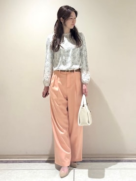 「COUP DE CHANCE（クードシャンス）の【手洗い可／日本製】花柄ブラウス（シャツ/ブラウス、ホワイト系）」を使った、sakiさん（レディース・164cm）の冬コーディネート
