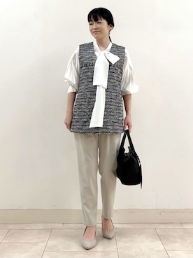「INDIVI（インディヴィ）の【2点セット／UVケア】ツイードジレ＆ボウタイブラウス カセット服（その他トップス、ブラック系）」を使った、wear20002660さん（レディース）の冬コーディネート