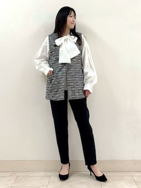 「INDIVI（インディヴィ）の【2点セット／UVケア】ツイードジレ＆ボウタイブラウス カセット服（その他トップス、ブラック系）」を使った、wear20002660さん（レディース）の冬コーディネート