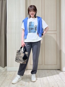 「SHOO・LA・RUE（シューラルー）の【選べる4柄】コットンプリントロゴTシャツ（Tシャツ/カットソー、ホワイト系）」を使った、kaneさん（レディース・158cm）の春コーディネート