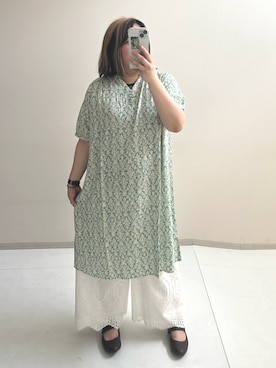 「スタッフ」｜kinakoさんさん（レディース・163cm）の春コーディネート