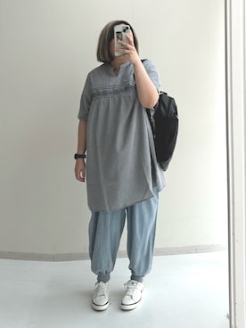 「nissen（ニッセン）の＜大きいサイズ＞楽ちんデニム裾リブパンツ（ゆったりヒップ）（パンツ、ブルー系）」を使った、kinakoさんさん（レディース・163cm）の夏コーディネート