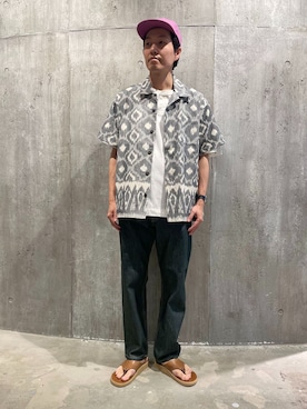 「JOURNAL STANDARD（ジャーナルスタンダード）のダスティ ストレート デニム（デニムパンツ、ブルー系）」を使った、小山さん（メンズ・171cm）の春コーディネート