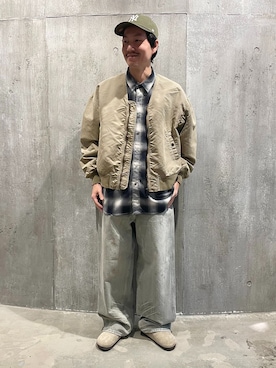 「JOURNAL STANDARD J.S HOMESTEAD（ジャーナルスタンダードホームステッド）のJ.S.Homestead / ノー カラー MA-1（MA-1、ベージュ系）」を使った、小山さん（メンズ・171cm）の冬コーディネート