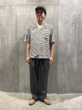 「JOURNAL STANDARD（ジャーナルスタンダード）のTR ストレート ワーク スラックス（スラックス、グレー系）」を使った、小山さん（メンズ・171cm）の春コーディネート