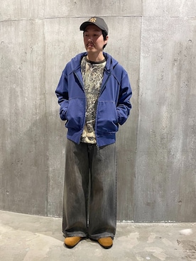「JOURNAL STANDARD（ジャーナルスタンダード）のデニム タブ キャノン（デニムパンツ、ブラック系）」を使った、小山さん（メンズ・171cm）の冬コーディネート