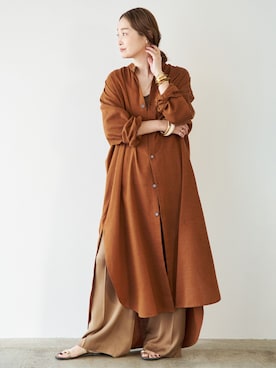 「Deuxieme Classe（ドゥーズィエムクラス）の追加 SILK SATIN イージーパンツ（其他褲裝、イエロー系）」を使った、MIZUさん（レディース・162cm）の春コーディネート