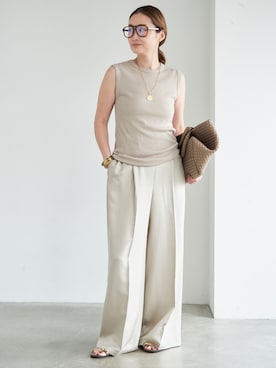 「Deuxieme Classe（ドゥーズィエムクラス）の*【Raspail/ラスパイユ】Tuck Pants（西裝休閒褲、ベージュ系）」を使った、MIZUさん（レディース・162cm）の春コーディネート
