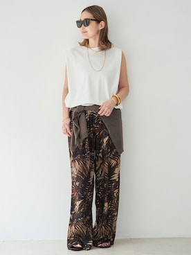 「Deuxieme Classe（ドゥーズィエムクラス）のBotanical ワイドパンツ（其他褲裝、ブラウン系）」を使った、MIZUさん（レディース・162cm）の春コーディネート